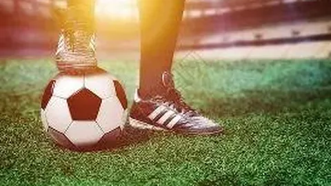 世界斯诺克大奖赛：罗伯逊成功挺进八强